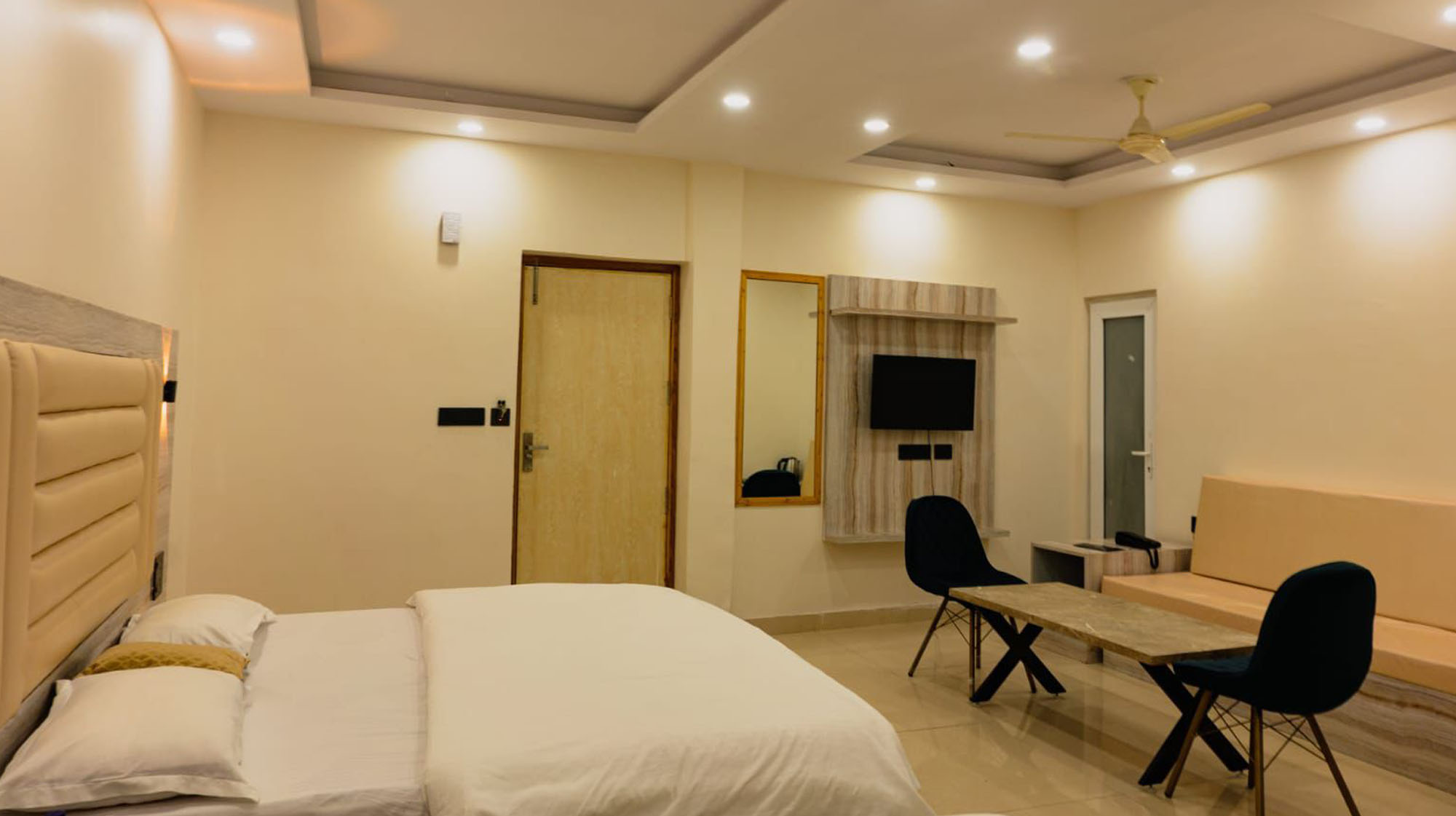 Accommodation in Jadipani Kanatal