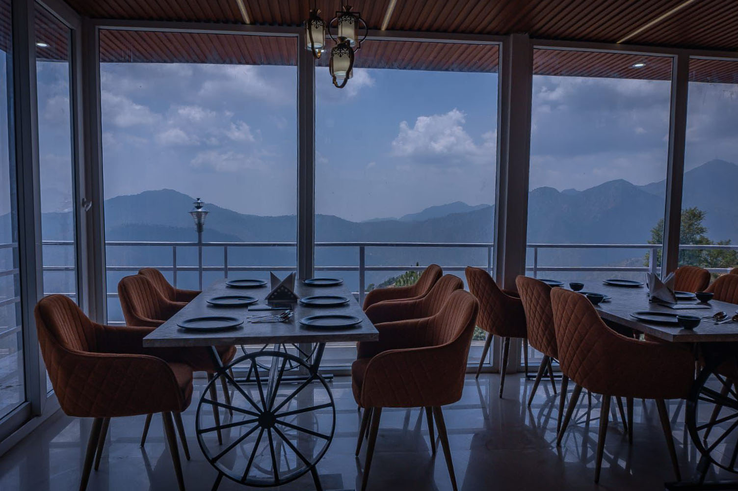 hotel in Jadipani, Kanatal with parking